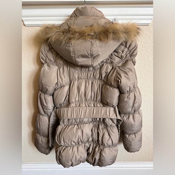 Like new!! Beige puffer jacket. - Picture 2 of 7